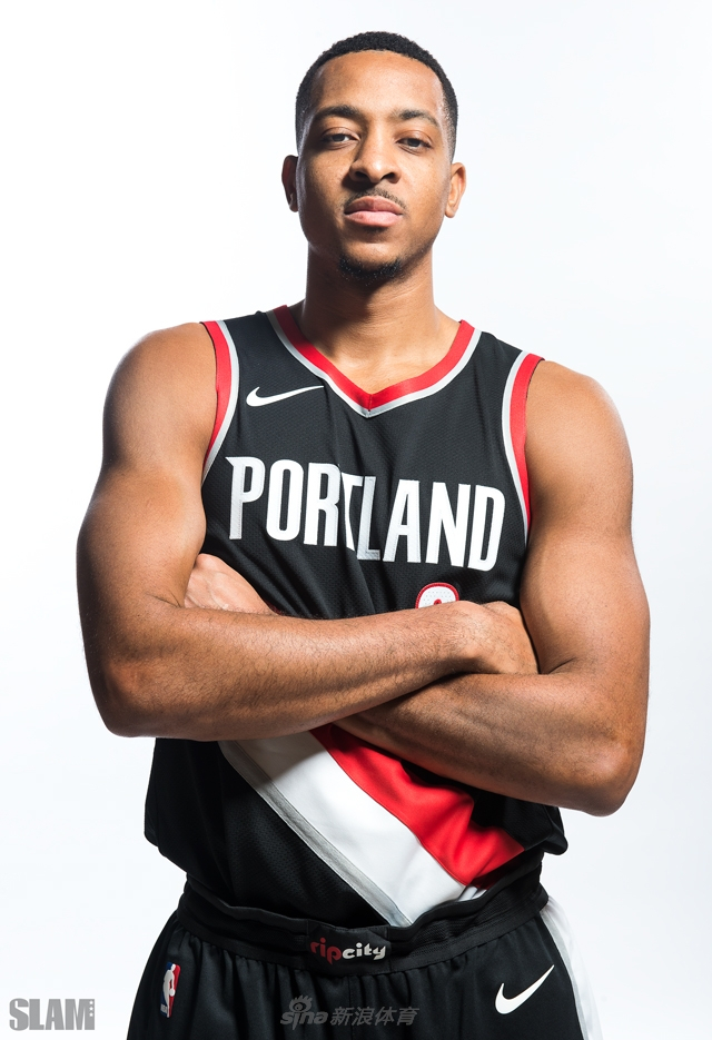 育馆中不断 育馆中不断